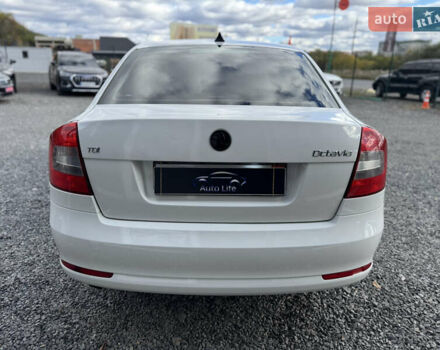 Белый Шкода Октавия, объемом двигателя 1.6 л и пробегом 239 тыс. км за 7999 $, фото 4 на Automoto.ua