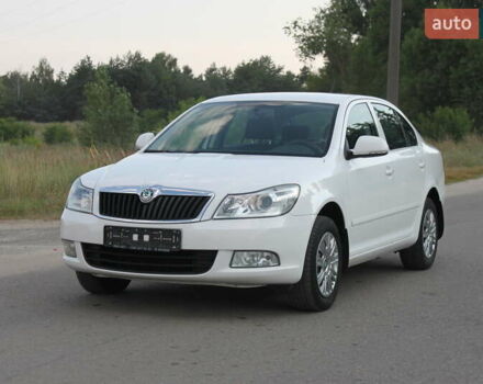 Белый Шкода Октавия, объемом двигателя 1.6 л и пробегом 170 тыс. км за 7450 $, фото 2 на Automoto.ua