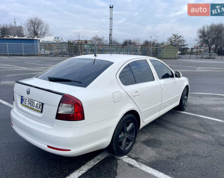 Белый Шкода Октавия, объемом двигателя 1.6 л и пробегом 312 тыс. км за 7500 $, фото 5 на Automoto.ua