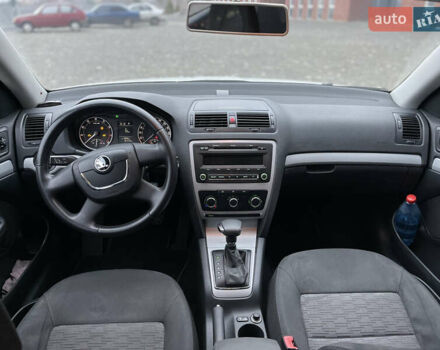 Белый Шкода Октавия, объемом двигателя 1.8 л и пробегом 188 тыс. км за 6500 $, фото 16 на Automoto.ua