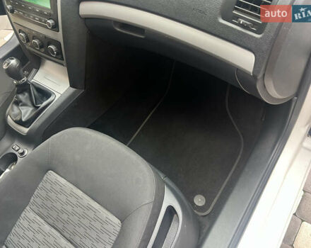 Білий Шкода Октавія, об'ємом двигуна 1.6 л та пробігом 313 тис. км за 7950 $, фото 41 на Automoto.ua