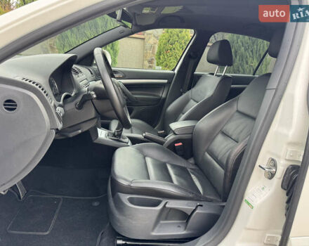 Белый Шкода Октавия, объемом двигателя 1.98 л и пробегом 177 тыс. км за 10550 $, фото 10 на Automoto.ua