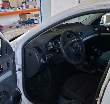 Білий Шкода Октавія, об'ємом двигуна 1.6 л та пробігом 198 тис. км за 7263 $, фото 2 на Automoto.ua