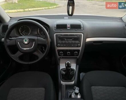 Белый Шкода Октавия, объемом двигателя 1.6 л и пробегом 273 тыс. км за 7299 $, фото 16 на Automoto.ua