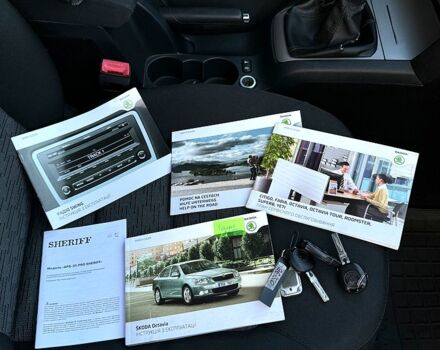 Білий Шкода Октавія, об'ємом двигуна 1.8 л та пробігом 195 тис. км за 8700 $, фото 12 на Automoto.ua