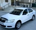Білий Шкода Октавія, об'ємом двигуна 1.2 л та пробігом 144 тис. км за 7006 $, фото 1 на Automoto.ua