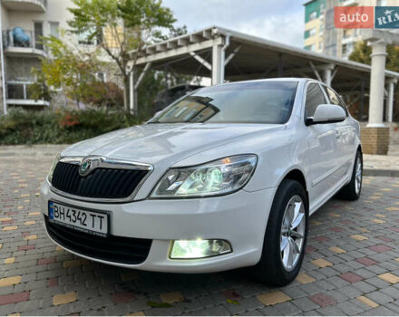 Шкода Октавия 2012 в Одессе на Automoto.ua Белый Шкода Октавия, объемом двигателя 1.97 л и пробегом 314 тыс. км за 9700 $, фото 6 на Automoto.ua