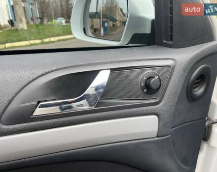 Белый Шкода Октавия, объемом двигателя 1.6 л и пробегом 273 тыс. км за 7299 $, фото 9 на Automoto.ua