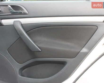 Белый Шкода Октавия, объемом двигателя 1.6 л и пробегом 170 тыс. км за 7450 $, фото 26 на Automoto.ua