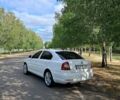 Белый Шкода Октавия, объемом двигателя 1.6 л и пробегом 281 тыс. км за 7500 $, фото 3 на Automoto.ua