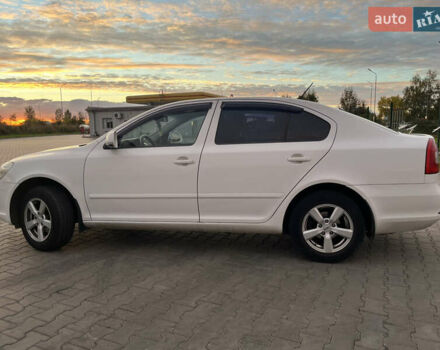 Белый Шкода Октавия, объемом двигателя 1.6 л и пробегом 192 тыс. км за 7800 $, фото 2 на Automoto.ua
