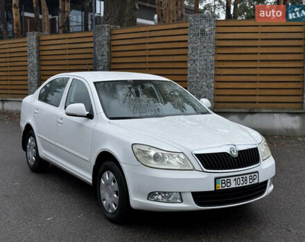 Белый Шкода Октавия, объемом двигателя 1.8 л и пробегом 37 тыс. км за 10900 $, фото 3 на Automoto.ua
