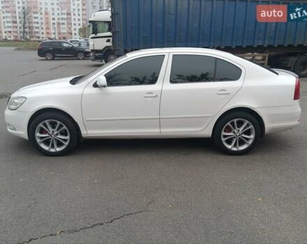 Білий Шкода Октавія, об'ємом двигуна 1.8 л та пробігом 225 тис. км за 7800 $, фото 5 на Automoto.ua