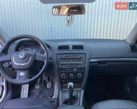Білий Шкода Октавія, об'ємом двигуна 1.8 л та пробігом 103 тис. км за 8500 $, фото 34 на Automoto.ua