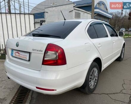 Белый Шкода Октавия, объемом двигателя 1.6 л и пробегом 273 тыс. км за 7299 $, фото 3 на Automoto.ua