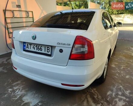 Білий Шкода Октавія, об'ємом двигуна 1.6 л та пробігом 260 тис. км за 7800 $, фото 2 на Automoto.ua