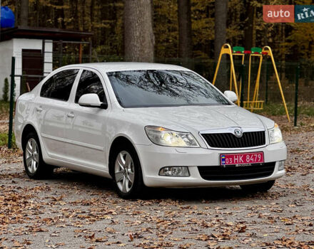 Белый Шкода Октавия, объемом двигателя 2 л и пробегом 223 тыс. км за 10600 $, фото 2 на Automoto.ua