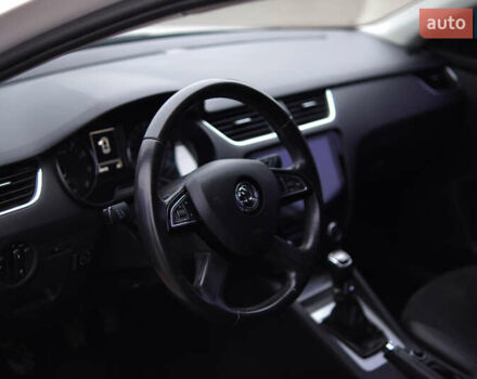 Белый Шкода Октавия, объемом двигателя 1.4 л и пробегом 254 тыс. км за 10500 $, фото 12 на Automoto.ua