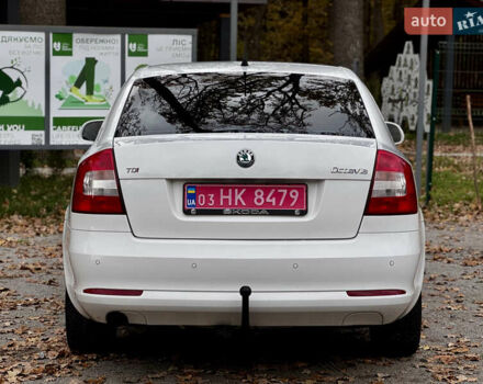 Шкода Октавія 2013 у Вінниці на Automoto.ua Білий Шкода Октавія, об'ємом двигуна 2 л та пробігом 223 тис. км за 10600 $, фото 12 на Automoto.ua