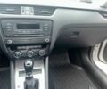Белый Шкода Октавия, объемом двигателя 1.8 л и пробегом 217 тыс. км за 10000 $, фото 4 на Automoto.ua