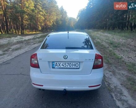Белый Шкода Октавия, объемом двигателя 1.8 л и пробегом 150 тыс. км за 9000 $, фото 9 на Automoto.ua
