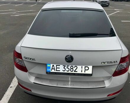 Белый Шкода Октавия, объемом двигателя 1.8 л и пробегом 217 тыс. км за 10000 $, фото 1 на Automoto.ua