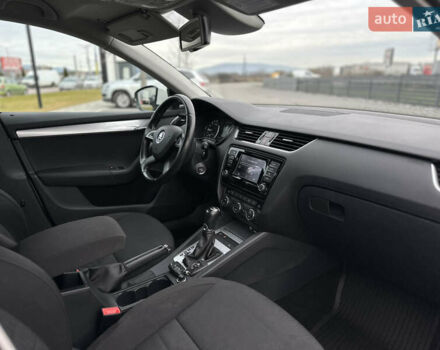 Белый Шкода Октавия, объемом двигателя 1.6 л и пробегом 227 тыс. км за 11800 $, фото 26 на Automoto.ua