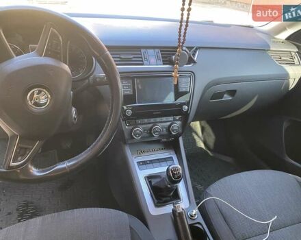 Білий Шкода Октавія, об'ємом двигуна 1.6 л та пробігом 221 тис. км за 11500 $, фото 12 на Automoto.ua