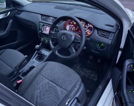 Белый Шкода Октавия, объемом двигателя 1.2 л и пробегом 122 тыс. км за 4300 $, фото 9 на Automoto.ua