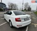 Білий Шкода Октавія, об'ємом двигуна 1.6 л та пробігом 227 тис. км за 10900 $, фото 4 на Automoto.ua
