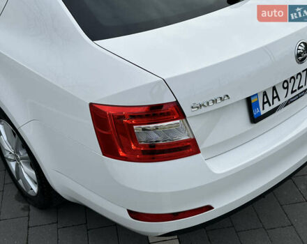 Белый Шкода Октавия, объемом двигателя 1.6 л и пробегом 227 тыс. км за 11800 $, фото 11 на Automoto.ua