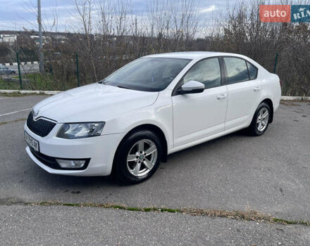 Білий Шкода Октавія, об'ємом двигуна 1.2 л та пробігом 117 тис. км за 8900 $, фото 4 на Automoto.ua