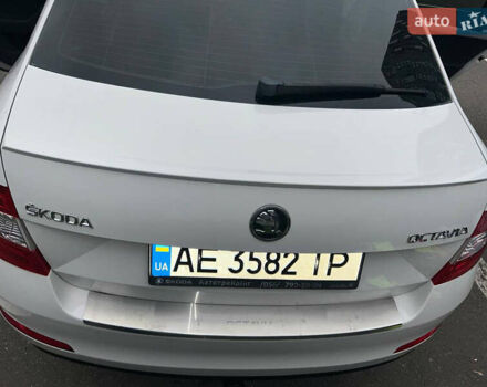 Белый Шкода Октавия, объемом двигателя 1.8 л и пробегом 217 тыс. км за 10000 $, фото 18 на Automoto.ua