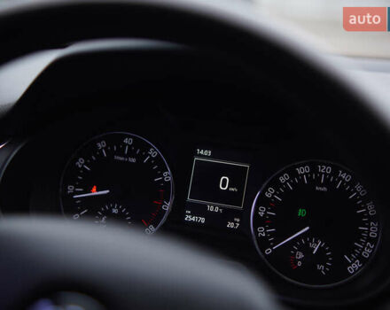 Белый Шкода Октавия, объемом двигателя 1.4 л и пробегом 254 тыс. км за 10500 $, фото 19 на Automoto.ua