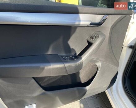 Білий Шкода Октавія, об'ємом двигуна 1.6 л та пробігом 221 тис. км за 11500 $, фото 9 на Automoto.ua