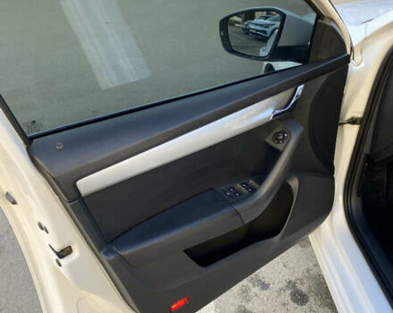 Белый Шкода Октавия, объемом двигателя 1.6 л и пробегом 335 тыс. км за 9250 $, фото 7 на Automoto.ua