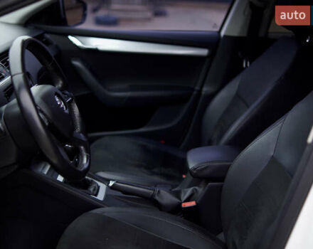 Белый Шкода Октавия, объемом двигателя 1.4 л и пробегом 254 тыс. км за 10500 $, фото 13 на Automoto.ua