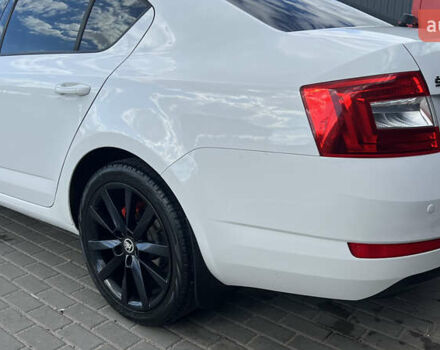 Белый Шкода Октавия, объемом двигателя 1.97 л и пробегом 299 тыс. км за 12999 $, фото 2 на Automoto.ua