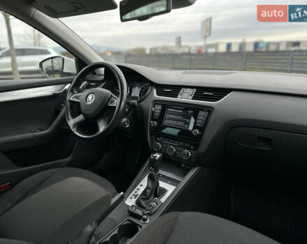 Белый Шкода Октавия, объемом двигателя 1.6 л и пробегом 227 тыс. км за 11800 $, фото 27 на Automoto.ua