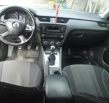 Білий Шкода Октавія, об'ємом двигуна 1.6 л та пробігом 267 тис. км за 8000 $, фото 4 на Automoto.ua