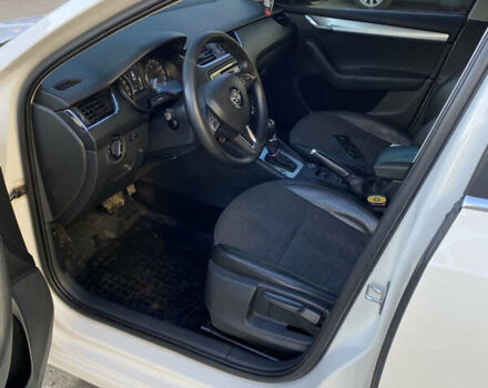 Белый Шкода Октавия, объемом двигателя 1.6 л и пробегом 335 тыс. км за 9250 $, фото 8 на Automoto.ua