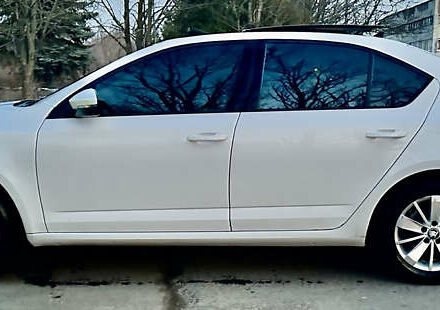 Білий Шкода Октавія, об'ємом двигуна 2 л та пробігом 305 тис. км за 12700 $, фото 5 на Automoto.ua