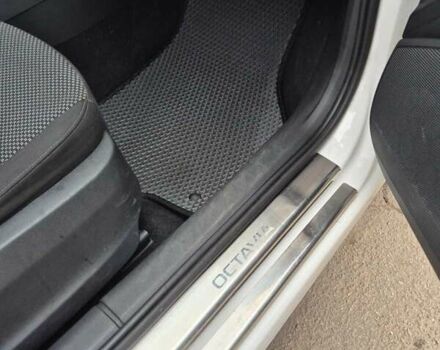 Білий Шкода Октавія, об'ємом двигуна 1.8 л та пробігом 250 тис. км за 9999 $, фото 6 на Automoto.ua