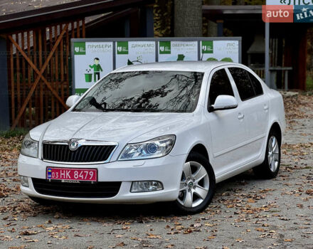 Белый Шкода Октавия, объемом двигателя 2 л и пробегом 223 тыс. км за 10600 $, фото 3 на Automoto.ua
