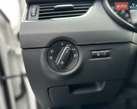 Белый Шкода Октавия, объемом двигателя 1.6 л и пробегом 227 тыс. км за 11800 $, фото 21 на Automoto.ua