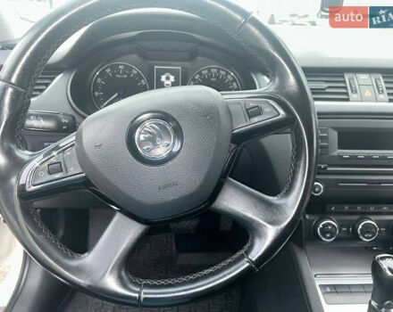 Белый Шкода Октавия, объемом двигателя 1.8 л и пробегом 217 тыс. км за 10000 $, фото 14 на Automoto.ua