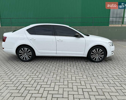 Шкода Октавия 2013 в Мукачеве на Automoto.ua Белый Шкода Октавия, объемом двигателя 1.6 л и пробегом 325 тыс. км за 10999 $, фото 8 на Automoto.ua