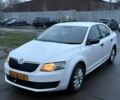 Белый Шкода Октавия, объемом двигателя 1.2 л и пробегом 122 тыс. км за 4300 $, фото 2 на Automoto.ua