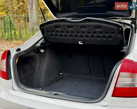 Белый Шкода Октавия, объемом двигателя 2 л и пробегом 223 тыс. км за 10700 $, фото 55 на Automoto.ua