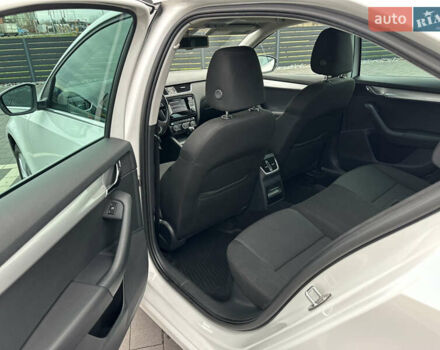 Белый Шкода Октавия, объемом двигателя 1.6 л и пробегом 227 тыс. км за 11800 $, фото 24 на Automoto.ua